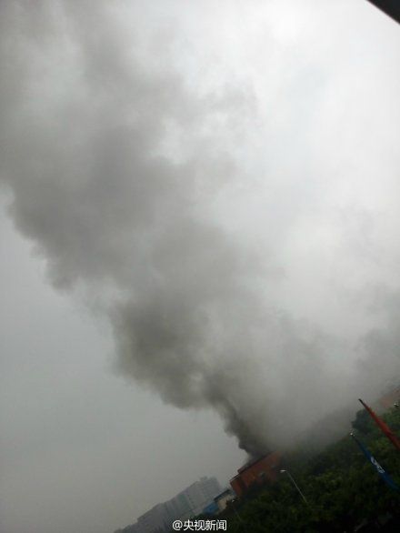 成都一制藥廠(chǎng)發(fā)生爆炸引發(fā)火災(zāi)(圖)