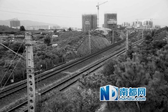 　東源縣法院院長被火車撞亡事發(fā)地段。