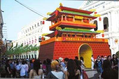 媒體稱國(guó)慶出游景區(qū)門票價(jià)格全球領(lǐng)先 媒體稱國(guó)慶出游景區(qū)門票價(jià)格全球領(lǐng)先