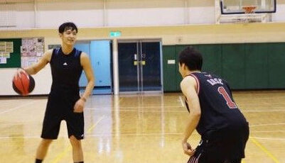 柯震東近日打籃球的照片 柯震東近日打籃球的照片