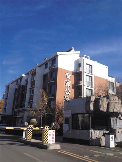 馬超群母親張桂英的一處房產(chǎn)，位于秦皇島開(kāi)發(fā)區(qū)專家公寓內(nèi)，該房產(chǎn)為馬家巨款、黃金藏匿處。