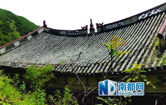 　照光寺在致歉微博中稱，該寺位于蒼山之上，年久失修，且沒有防火通道。