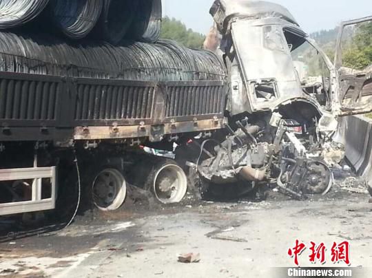 事故現(xiàn)場 顏新陽 攝 事故現(xiàn)場 顏新陽 攝