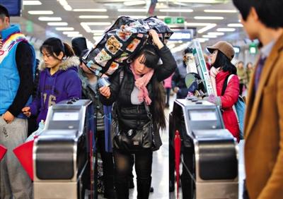 “網絡黃?！迸浒僬讓拵屍?0.1秒發(fā)現(xiàn)退票