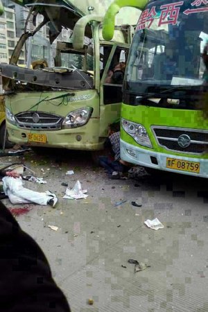 爆炸現(xiàn)場(chǎng)。圖片來(lái)自網(wǎng)絡(luò)