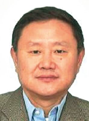 胡奉憲 現(xiàn)年60歲，外逃前任四川韻律實(shí)業(yè)發(fā)展公司總經(jīng)理、董事長，2009年11月逃往美國或澳大利亞。