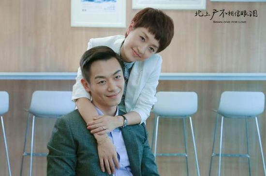 說起來也是好笑，在北京衛(wèi)視、浙江衛(wèi)視播出的《北上廣不相信眼淚》，最大的看點(diǎn)不是“一線城市壓力大”之類的社會話題，而是馬伊琍和朱亞文爆出熒幕的荷爾蒙。