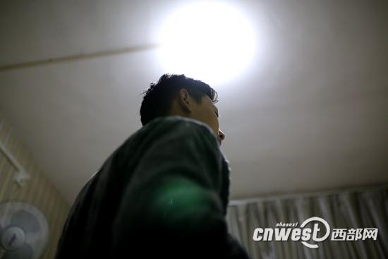 2013年2月份，17歲的林波在陜西省疾控中心拿到HIV確診報告。