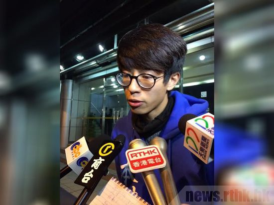 黃臺仰因設(shè)想?yún)⑴c旺角暴亂被香港警方拘捕，被指涉嫌參與旺角暴動。
