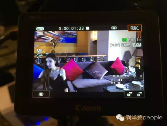 直播中的王瑞兒。攝影：于亞妮