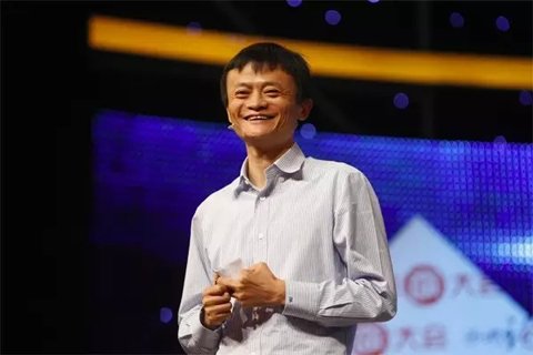 2011年8月17日，阿里巴巴集團(tuán)宣布，將提供30億元無息貸款，幫助員工解決首次置業(yè)問題，每人最高可申請30萬元。此外，阿里巴巴還將投入5億元設(shè)教育基金，通過和教育機(jī)構(gòu)共同辦學(xué)、與現(xiàn)有學(xué)校合作，解決員工子女入園、上學(xué)問題;向基層員工發(fā)放一次性的物價、子女教育補(bǔ)貼，預(yù)計總額超過4000萬元。