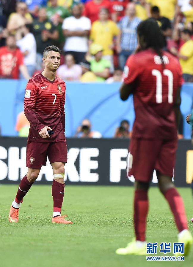 6月26日，葡萄牙隊(duì)球員克·羅納爾多（左）在比賽中。