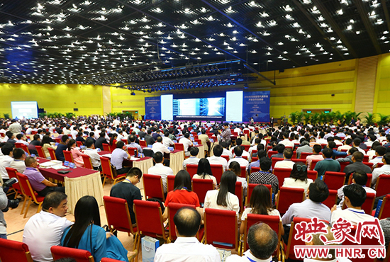 河南現(xiàn)代服務(wù)業(yè)洽談會(huì)簽約儀式 河南現(xiàn)代服務(wù)業(yè)洽談會(huì)簽約儀式