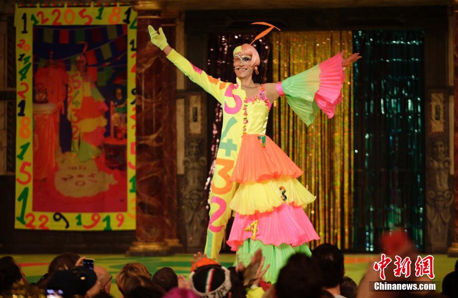 另類(lèi)世界小姐大賽舉行 選手奇葩造型雷爆眼球