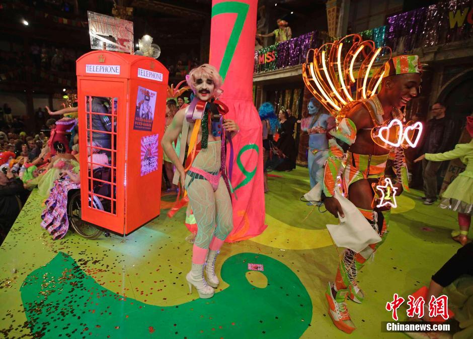 另類(lèi)世界小姐大賽舉行 選手奇葩造型雷爆眼球