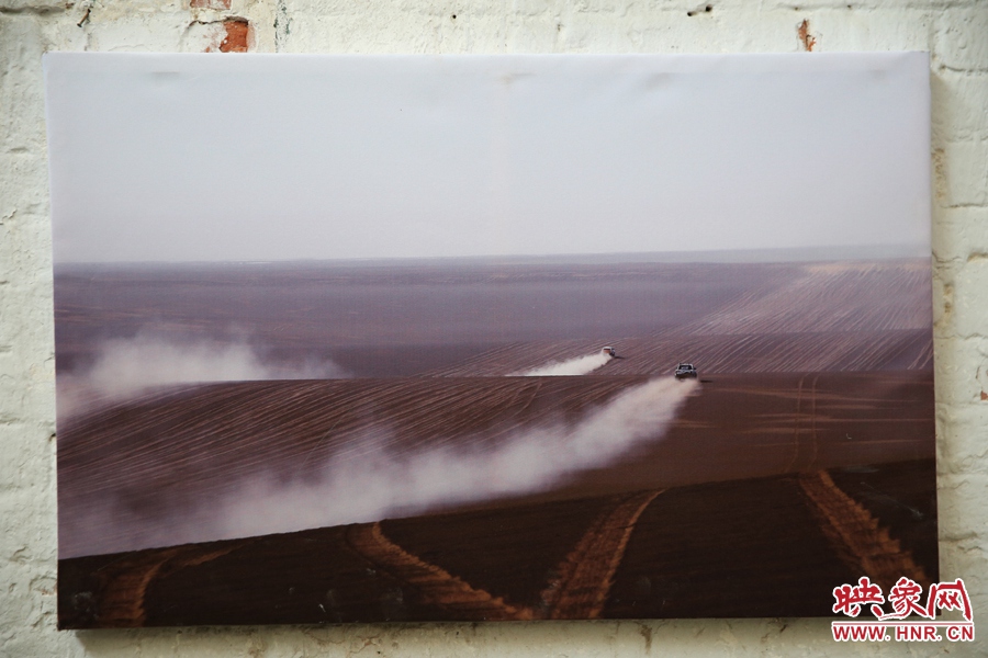 賽車的世界、更是男人的世界。圖為部分參展攝影作品。