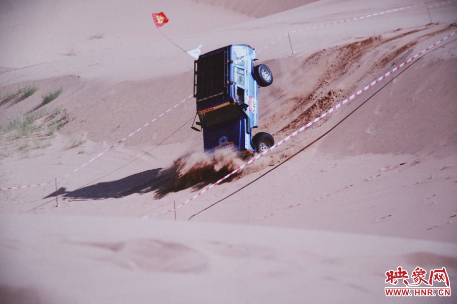 賽車的世界、更是男人的世界。圖為部分參展攝影作品。