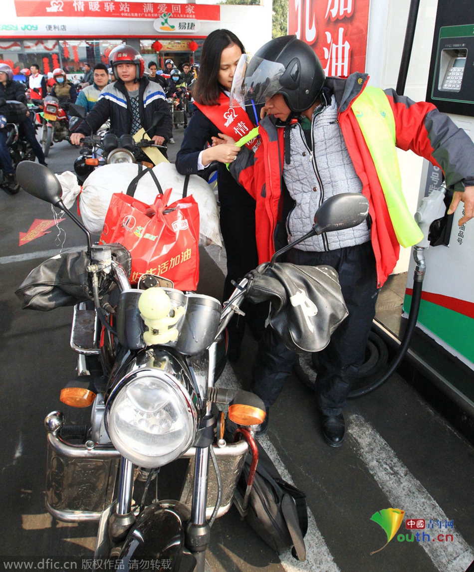 今年廣東、廣西兩省共193座中石化油站將為返鄉(xiāng)車主提供“6+X”免費(fèi)服務(wù)，并將為1萬名“返鄉(xiāng)摩騎”免