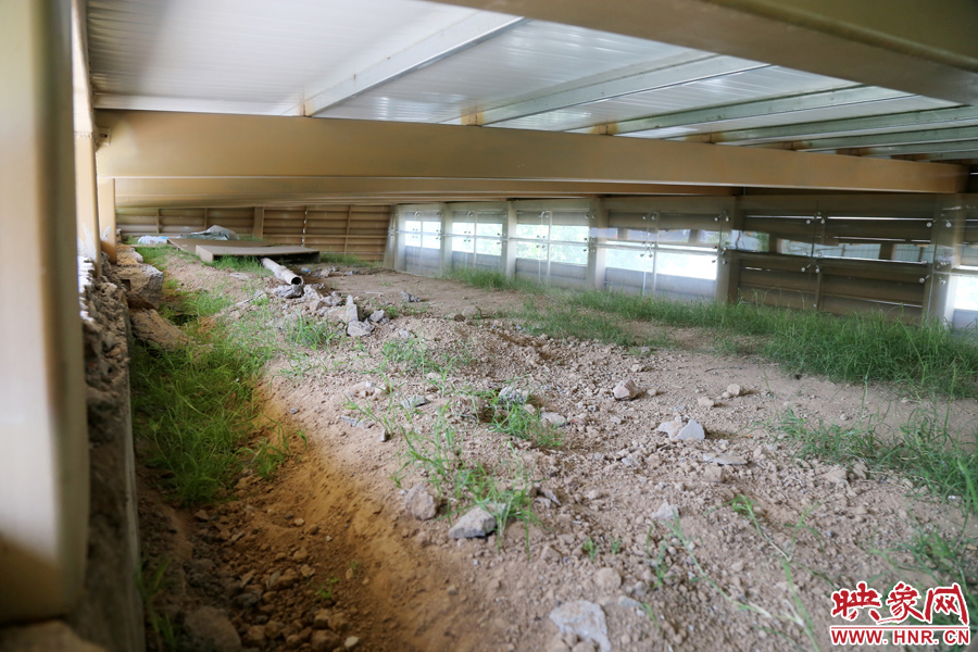 東側(cè)保護殼內(nèi)景。