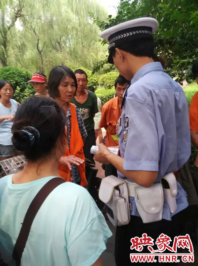 令人憤怒的是，這名老太太竟然報警說“她被環(huán)衛(wèi)工打了”