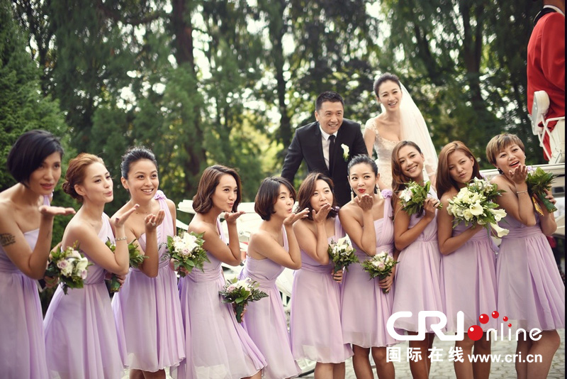 李小冉比利時(shí)辦婚禮 朱丹、鐘欣潼、應(yīng)采兒做伴娘