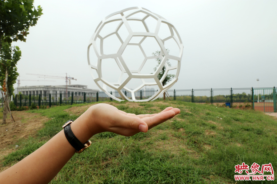 托”足球“。