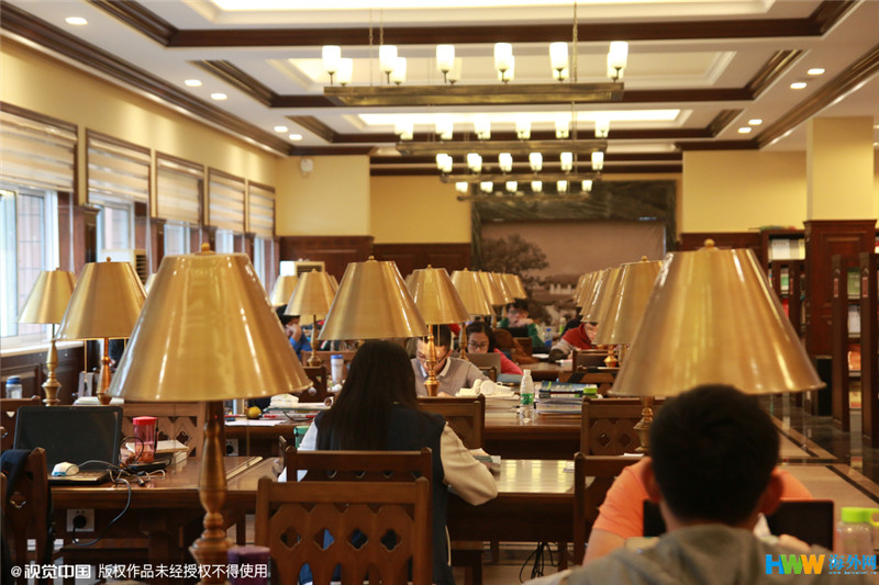 重慶大學改造翻新的“民國風圖書館”走紅網(wǎng)絡，引得無數(shù)網(wǎng)友點贊