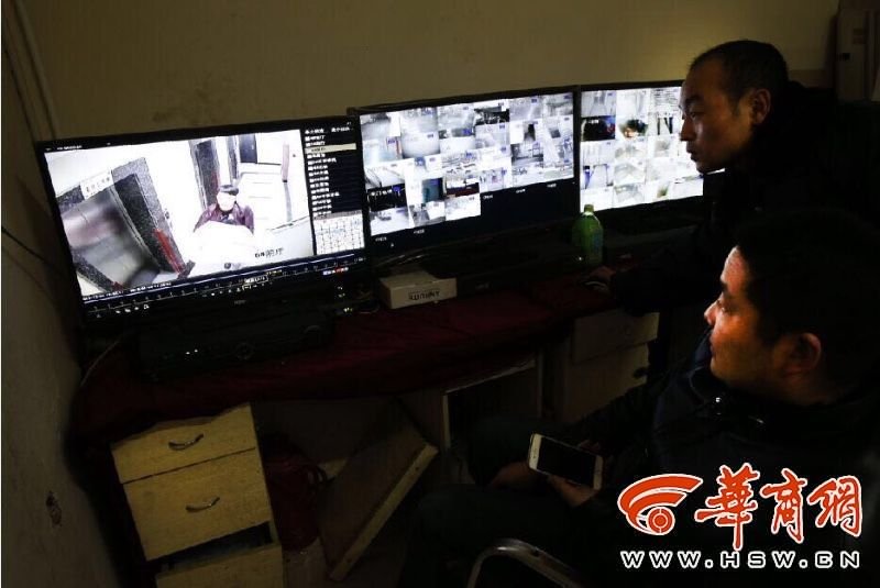 西安一小偷將保險(xiǎn)箱包在被子里離開(kāi) 過(guò)程僅15分鐘 西安一小偷將保險(xiǎn)箱包在被子里離開(kāi) 過(guò)程僅15分鐘