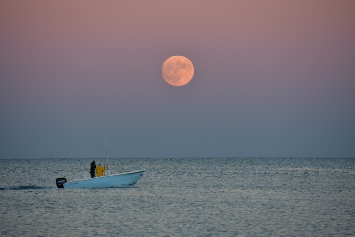 68年來最大！今晚夜空上演超級月亮