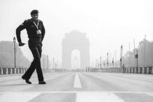 《紐約時報》網(wǎng)站27日配發(fā)的新德里1月某一天的霧霾照片。