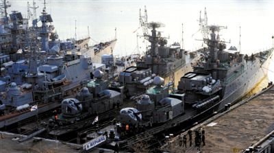 4月1日，停靠在克里米亞塞瓦斯托波爾的軍艦，其中也有烏克蘭海軍軍艦。