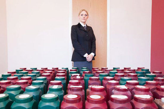 英25萬具骨灰滯留殯儀館，部分存放逾40年無人認領。（網頁截圖）