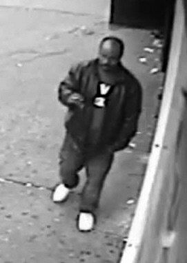 警方公布的嫌疑人視頻截圖。 警方公布的嫌疑人視頻截圖。