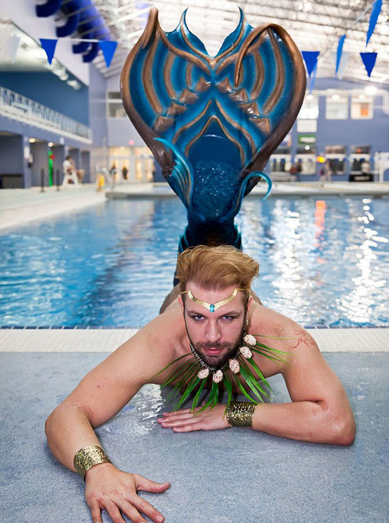 美國(guó)舉辦美人魚大會(huì) 超300名