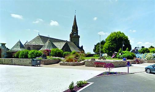 貝里揚村人口不足，歡迎年輕家庭遷居至此；卻對單純尋求投資的商人不感興趣。