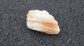 天降的屎塊。