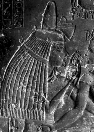 墓中壁畫(huà)顯示，馬婭把年幼的圖坦卡蒙抱在膝上。