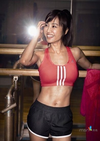 蔡依林 你的馬甲線“脫妝”了！