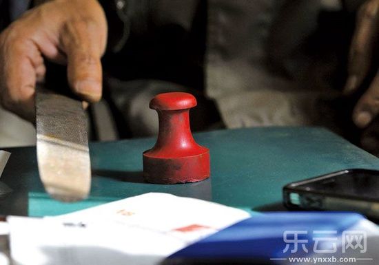 陶云江說起自己的女兒、家庭和現(xiàn)在的狀況時幾度哽咽