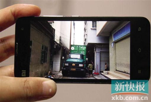 吳師傅的貨車被迫停留在現(xiàn)場幾天。