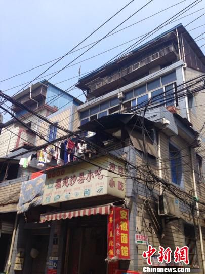 走進(jìn)杭州“柜族”：買不起也租不起房 集裝箱難安放