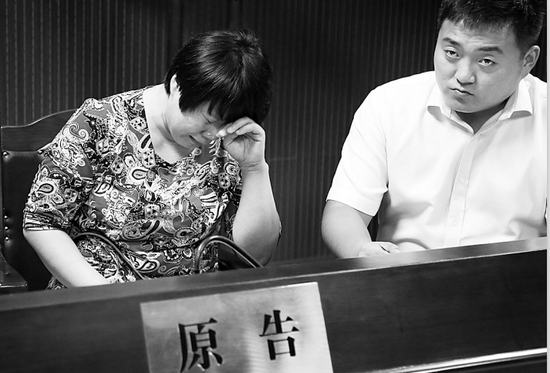 初中生沒替寫作業(yè)遭4人圍毆 母親將學校告上法庭 初中生沒替寫作業(yè)遭4人圍毆 母親將學校告上法庭