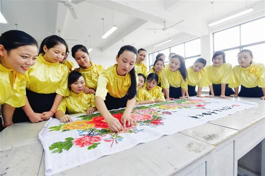 圖文:大學(xué)淑女班的別樣“軍訓(xùn)” 圖文:大學(xué)淑女班的別樣“軍訓(xùn)”