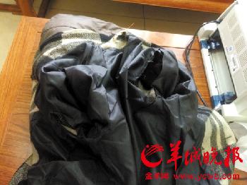 年邁體弱，一些老人家中衣物多年未洗，又舊又破