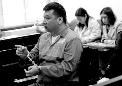 男子獄中服刑時(shí)手機(jī)上網(wǎng)詐騙160余萬元