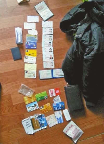 3劫匪持POS機入室搶劫取走4萬