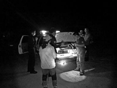 17名驢友被困深山7小時 女驢友稱實(shí)在走不動了