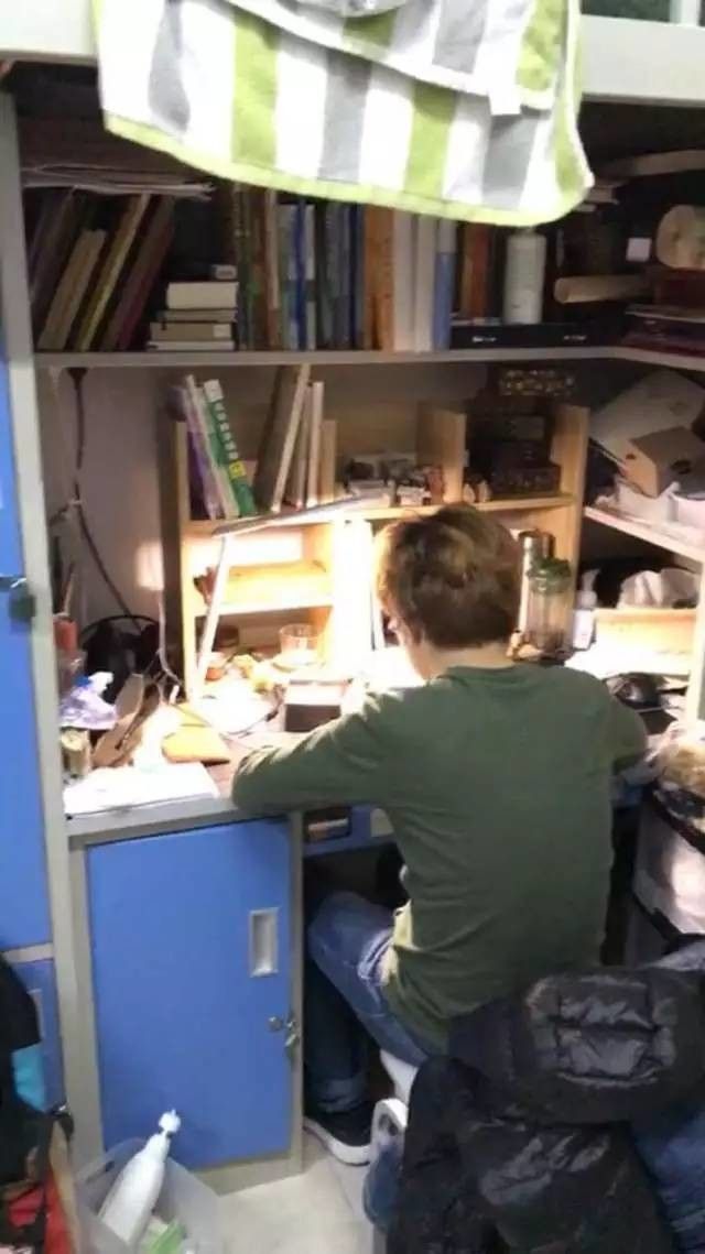 這個(gè)學(xué)校的男生宿舍火了！女同學(xué)都喊著要嫁