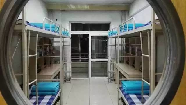 這個(gè)學(xué)校的男生宿舍火了！女同學(xué)都喊著要嫁