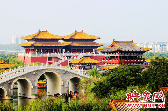 美不勝收 爬山、游園、賞奇觀（組圖）